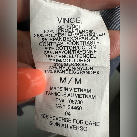 Vince Mixed media navy shirttail blouse  size Medium - Picture 15 of 16